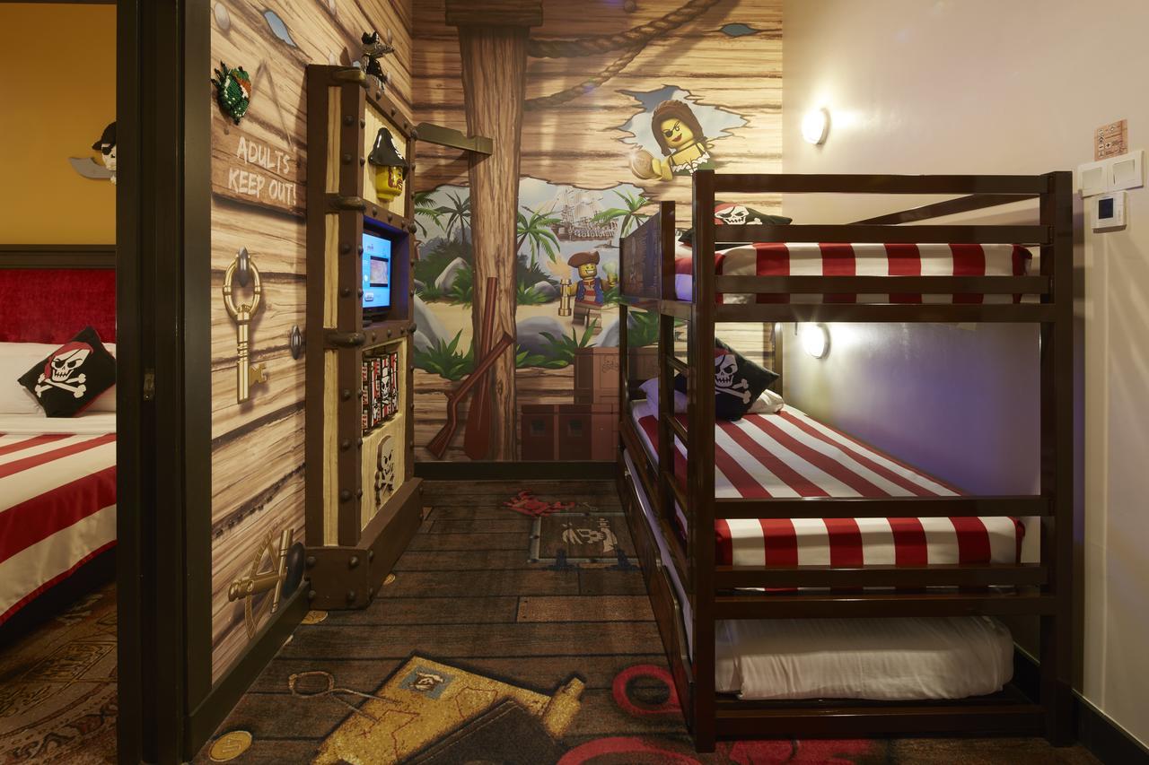 Legoland Malaysia Hotel Nusajaya  Exteriér fotografie Pirate themed room at Great Wolf Lodge