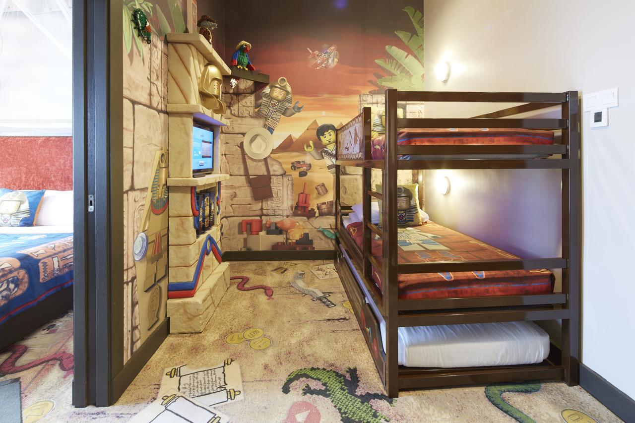 Legoland Malaysia Hotel Nusajaya  Exteriér fotografie A bunk bed in a hotel room