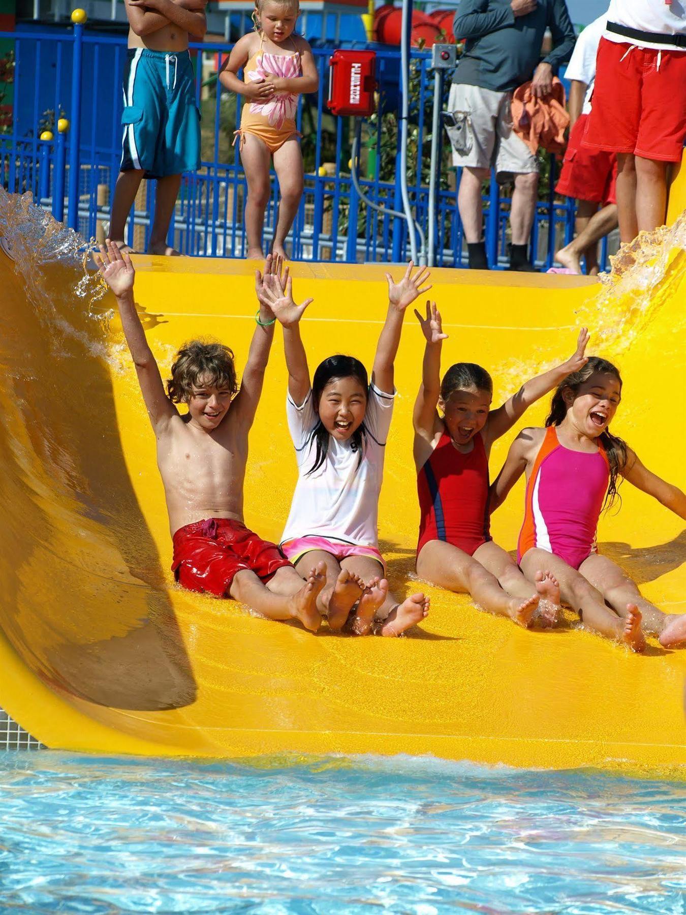 Legoland Malaysia Hotel Nusajaya  Exteriér fotografie Children on a water slide