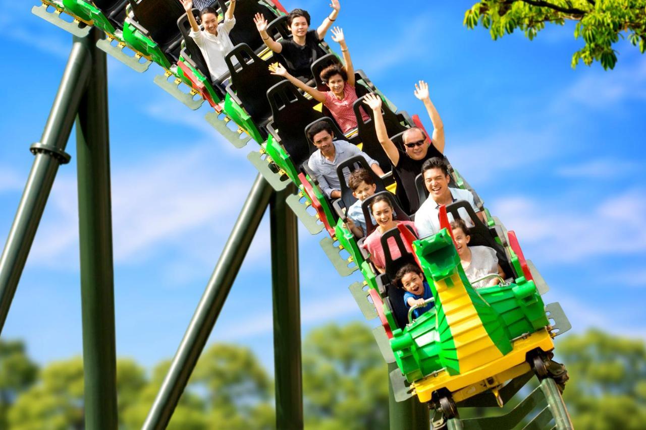 Legoland Malaysia Hotel Nusajaya  Exteriér fotografie The Dragon roller coaster